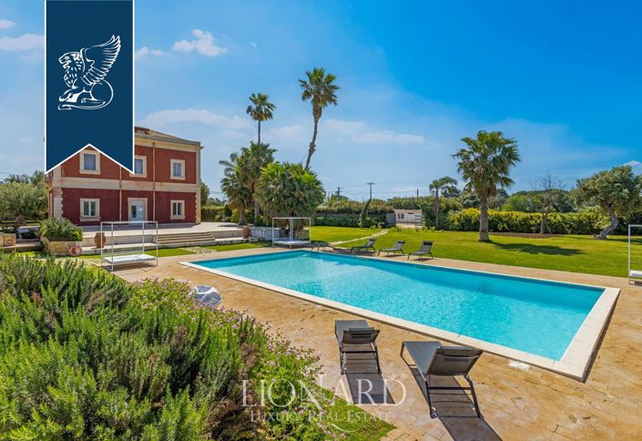 Image No.8-7 Bed Villa for sale