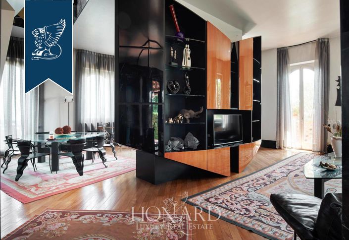 Image No.12-7 Bed Villa for sale