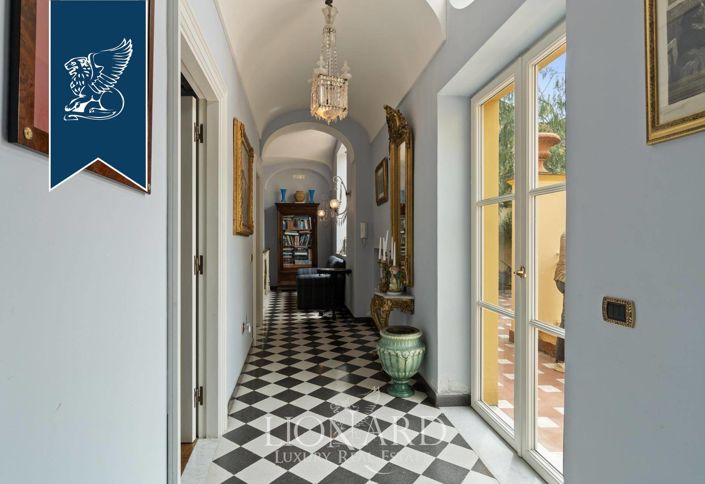 Image No.15-15 Bed Property for sale