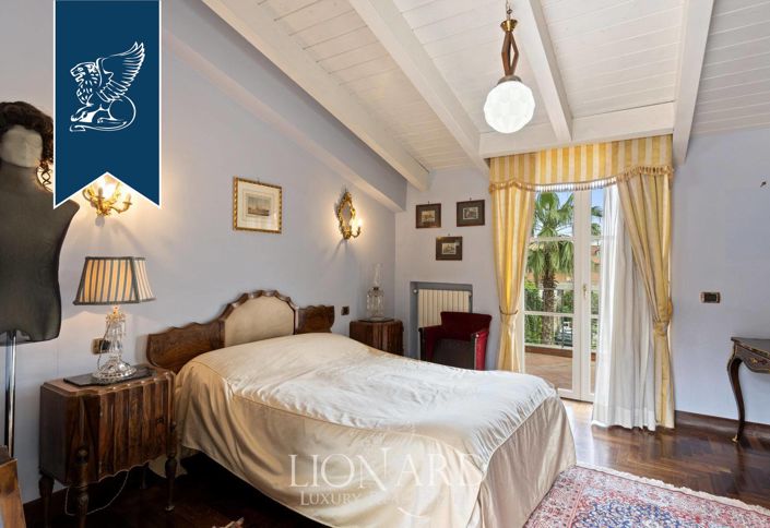 Image No.19-15 Bed Property for sale