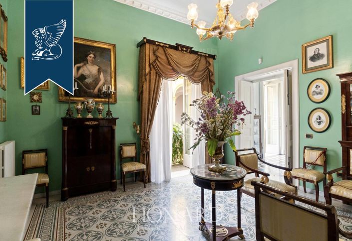 Image No.9-15 Bed Property for sale