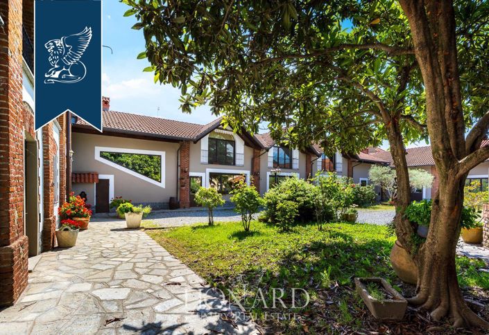 Image No.4-13 Bed Hotel for sale