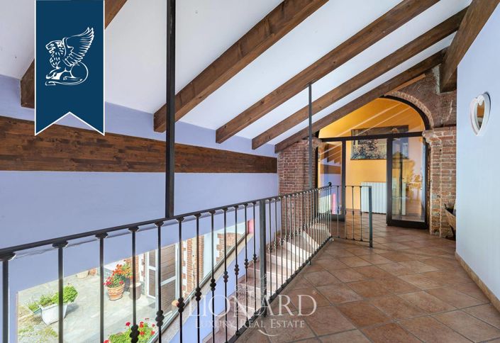 Image No.8-13 Bed Hotel for sale