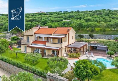 1 - Toirano, Villa