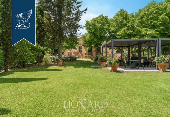 Image No.11-12 Bed Farmhouse for sale