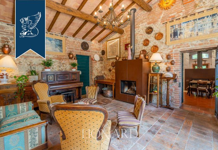 Image No.20-12 Bed Farmhouse for sale