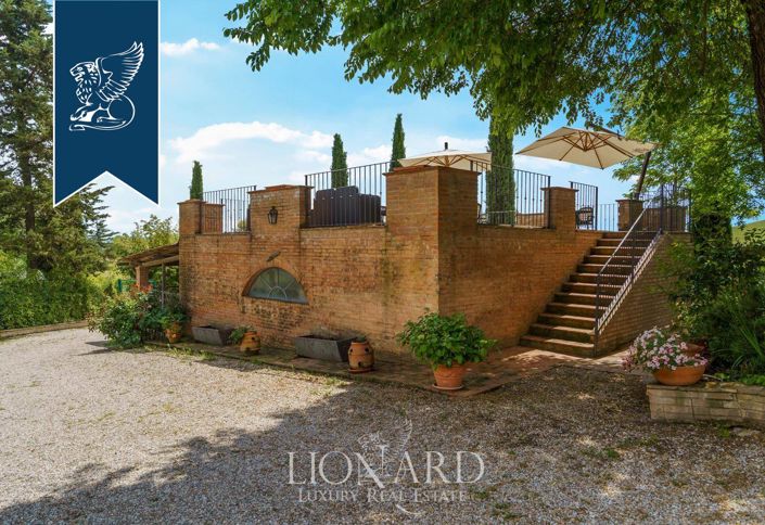 Image No.9-12 Bed Farmhouse for sale