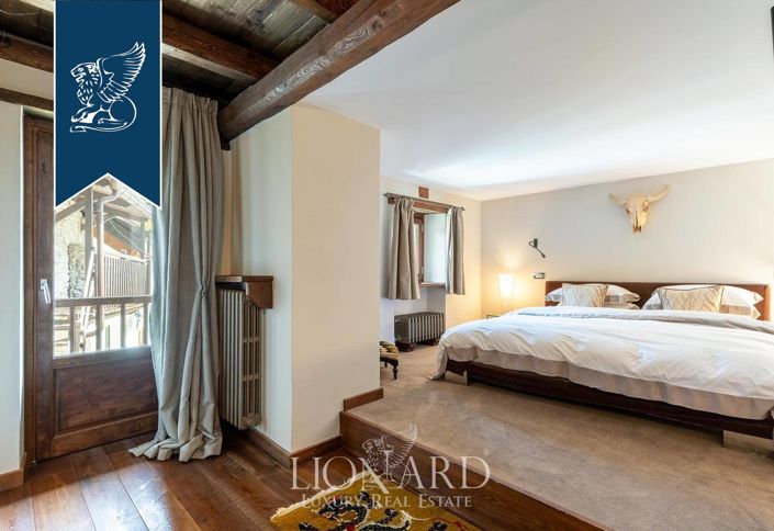 Image No.15-6 Bed Villa for sale