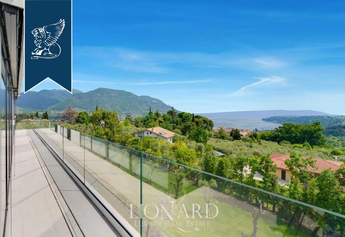 Image No.16-9 Bed Villa for sale