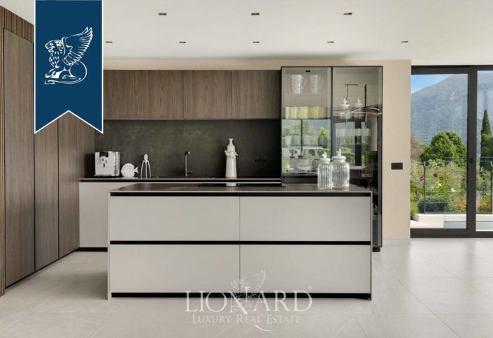 Image No.18-9 Bed Villa for sale