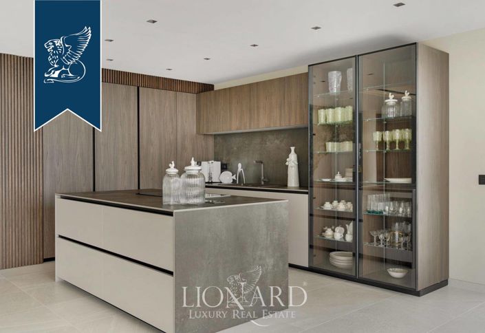 Image No.19-9 Bed Villa for sale