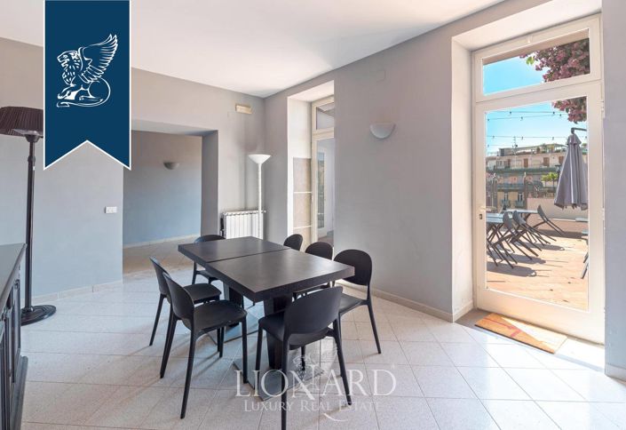 Image No.11-Un hôtel de 13 chambres à vendre à Naples