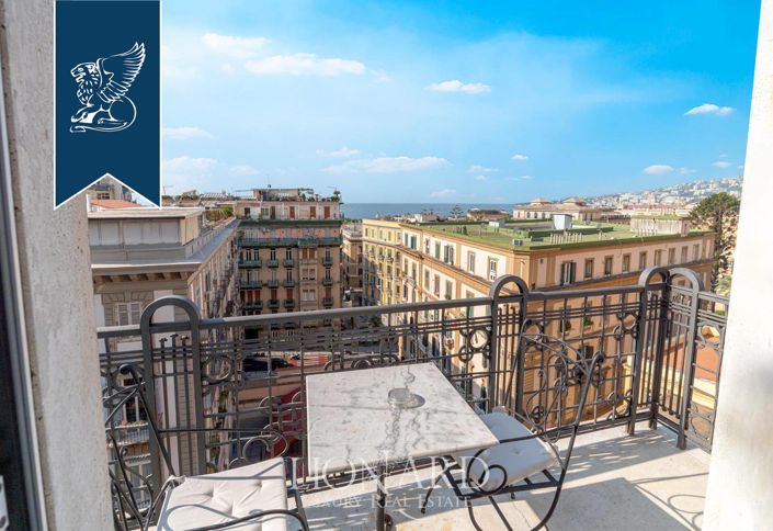 Image No.14-Un hôtel de 13 chambres à vendre à Naples