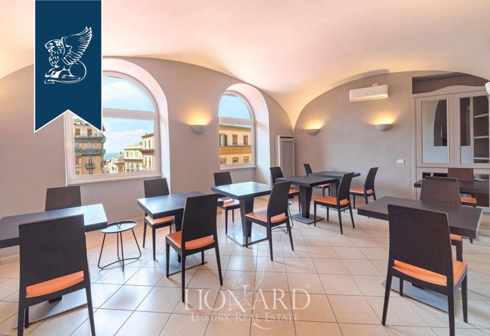 Image No.15-Un hôtel de 13 chambres à vendre à Naples