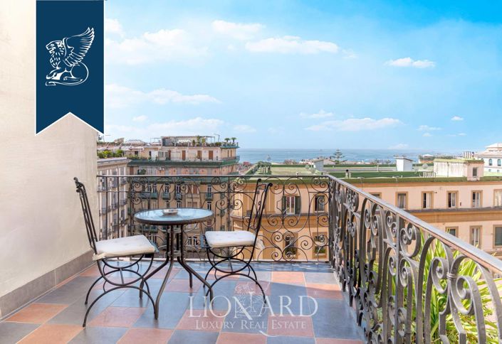 Image No.4-Un hôtel de 13 chambres à vendre à Naples