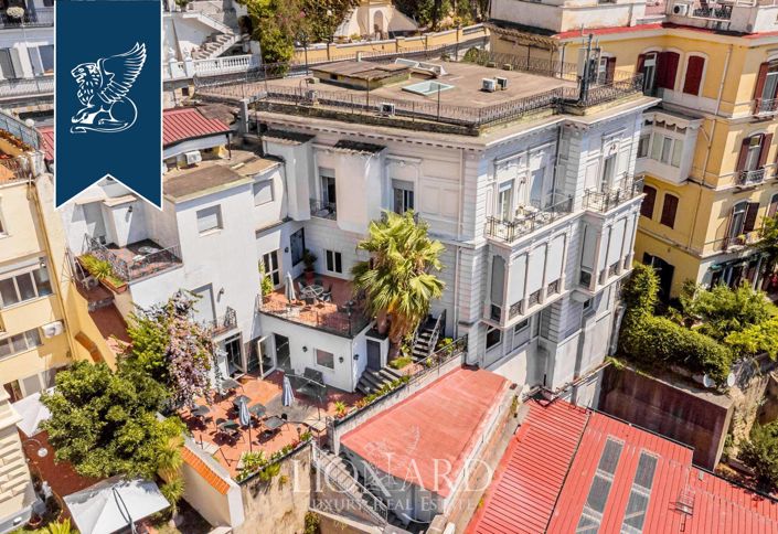 Image No.6-Un hôtel de 13 chambres à vendre à Naples