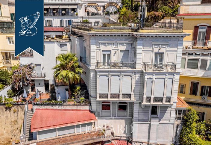 Image No.7-Un hôtel de 13 chambres à vendre à Naples