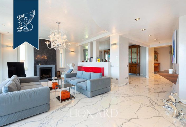 Image No.12-5 Bed Villa for sale