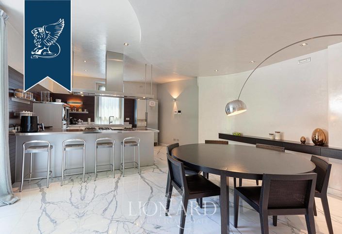 Image No.18-5 Bed Villa for sale