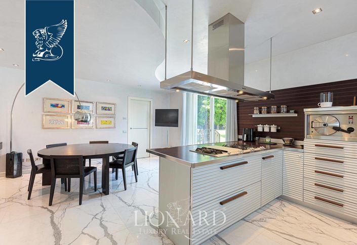 Image No.19-5 Bed Villa for sale