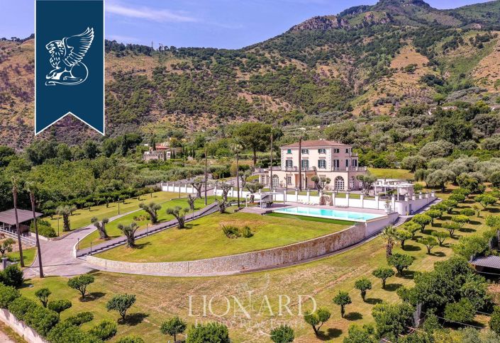 Image No.1-4 Bed Villa for sale