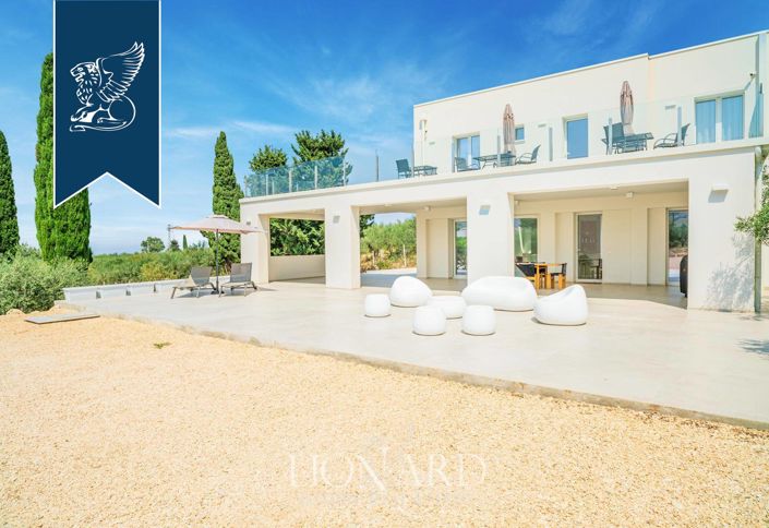 Image No.17-5 Bed Villa for sale