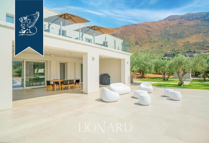 Image No.18-5 Bed Villa for sale