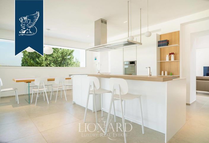 Image No.27-5 Bed Villa for sale