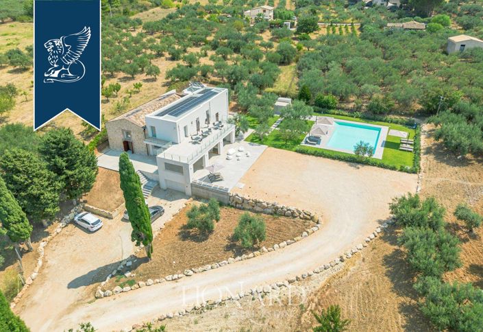 Image No.3-5 Bed Villa for sale