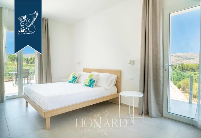 Image No.30-5 Bed Villa for sale