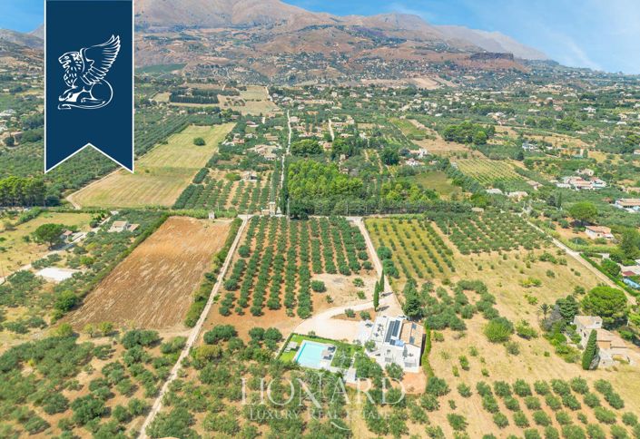 Image No.38-5 Bed Villa for sale