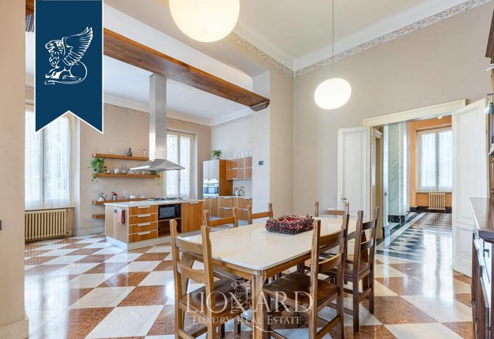 Image No.18-5 Bed Villa for sale