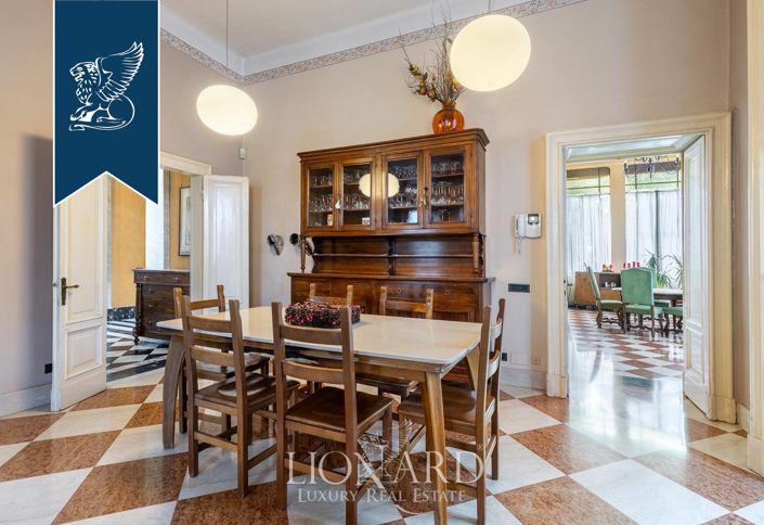 Image No.20-5 Bed Villa for sale