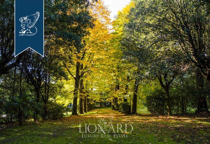 Image No.12-10 Bed Villa for sale