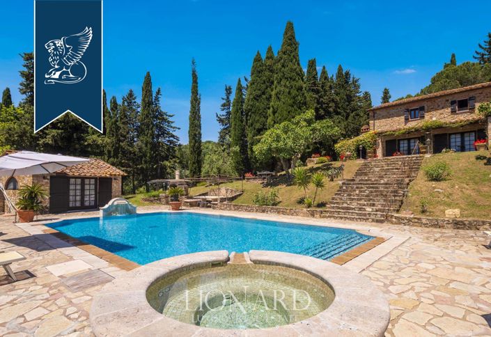 Image No.2-6 Bed Villa for sale