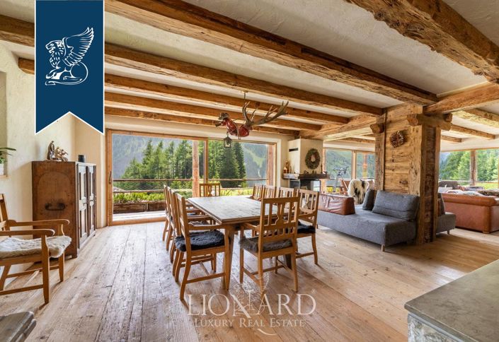 Image No.12-8 Bed Villa for sale