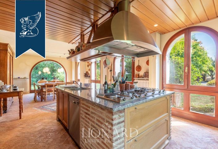 Image No.18-Villa de 36 chambres à vendre à Paciano