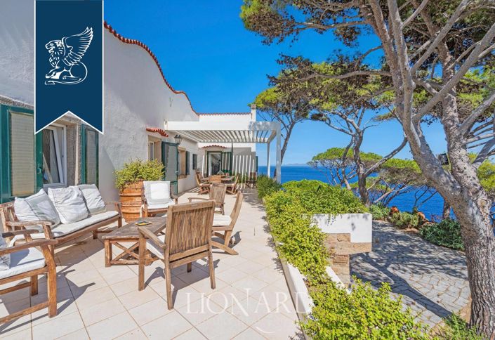 Image No.14-9 Bed Villa for sale