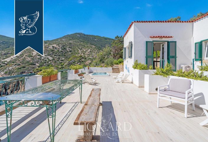 Image No.8-9 Bed Villa for sale