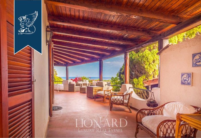 Image No.12-10 Bed Villa for sale