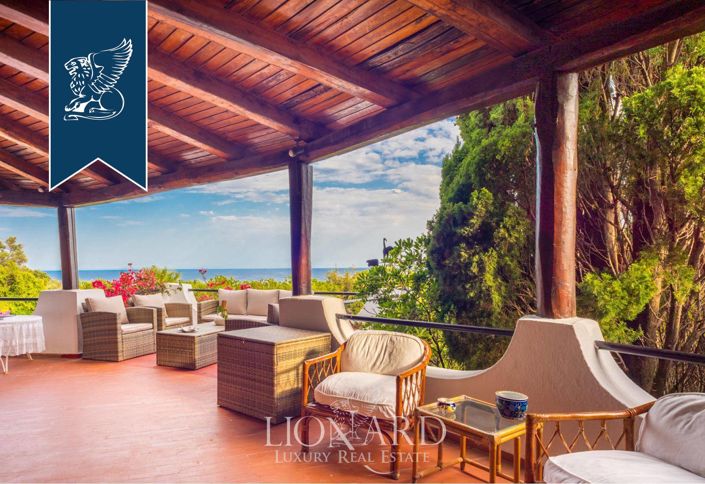 Image No.13-10 Bed Villa for sale