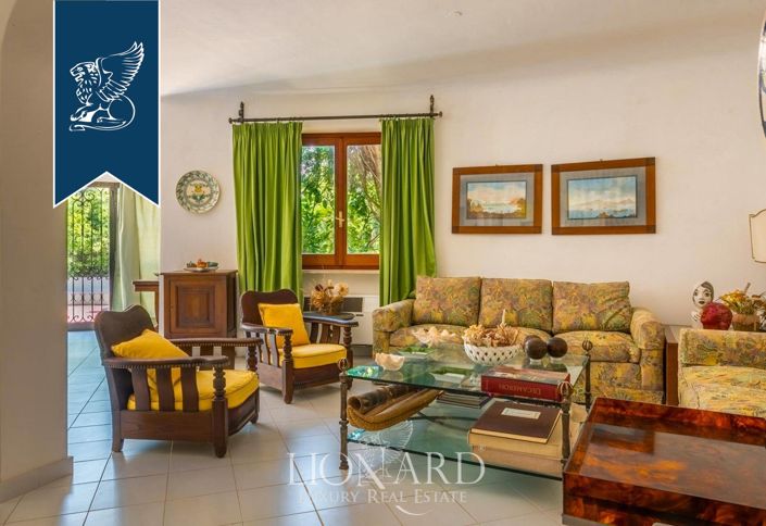 Image No.17-10 Bed Villa for sale