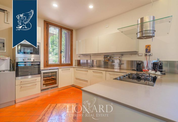 Image No.18-5 Bed Villa for sale