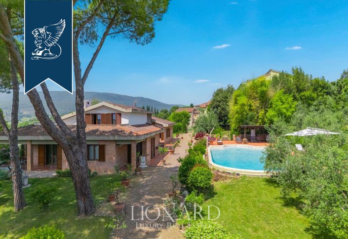 Image No.2-5 Bed Villa for sale