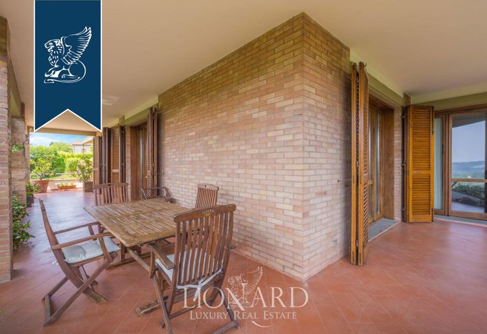 Image No.9-5 Bed Villa for sale