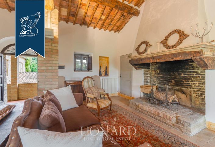 Image No.11-5 Bed Farmhouse for sale