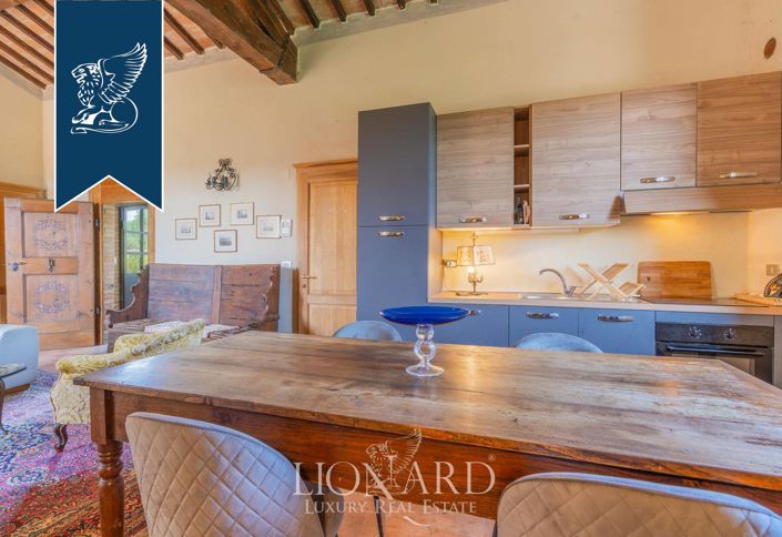 Image No.18-5 Bed Farmhouse for sale