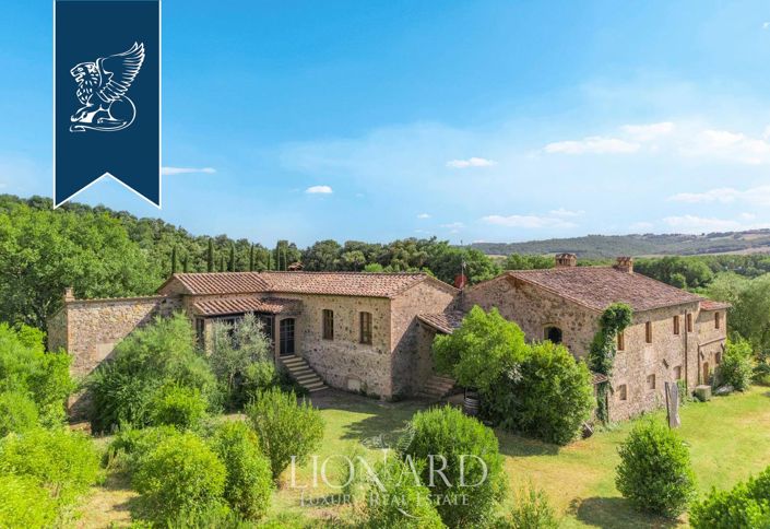 Image No.3-5 Bed Farmhouse for sale