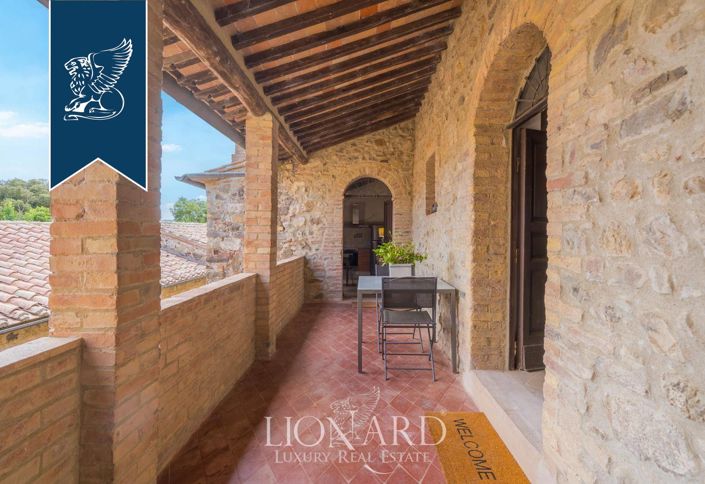 Image No.8-5 Bed Farmhouse for sale