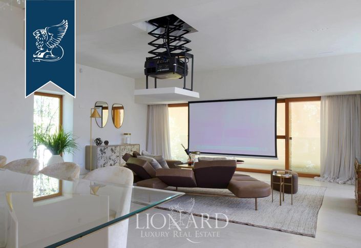 Image No.10-5 Bed Villa for sale